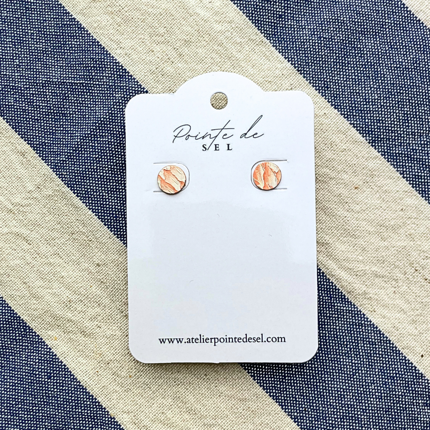 Goélette - Boucles d'oreilles en cuir de poisson - Made in France - puce 8 mm
