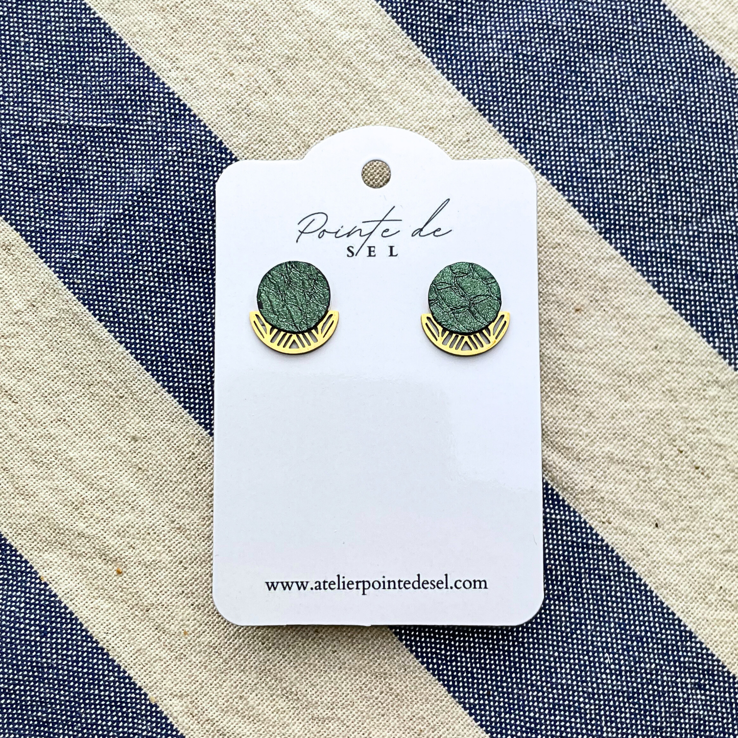Mistral - Boucles d'oreilles en cuir de poisson - Made in France - puce 12 mm