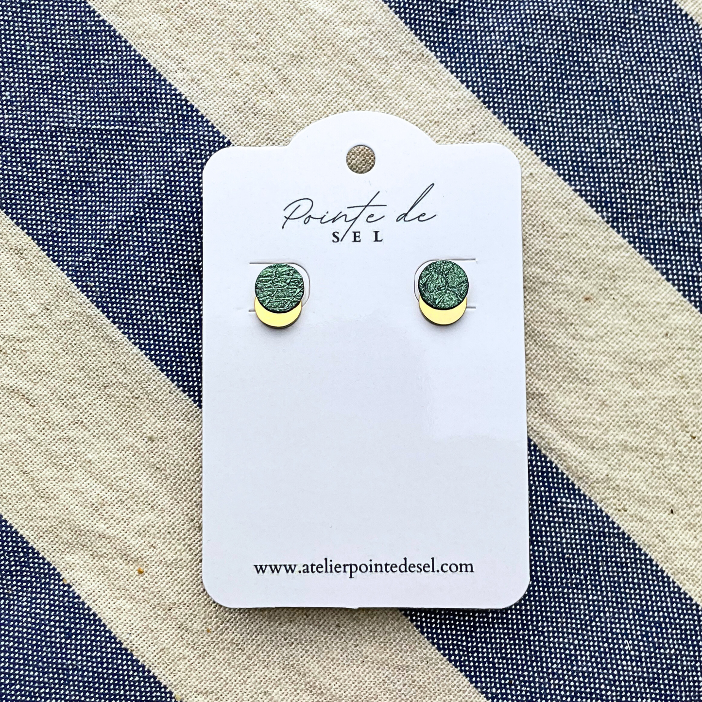 Marée - Boucles d'oreilles en cuir de poisson - Made in France - puce 8 mm