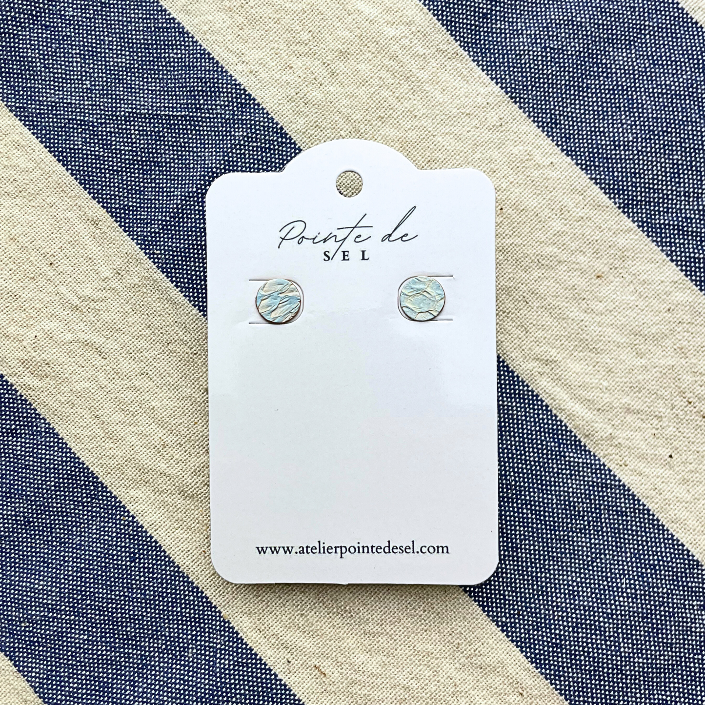 Goélette - Boucles d'oreilles en cuir de poisson - Made in France - puce 8 mm