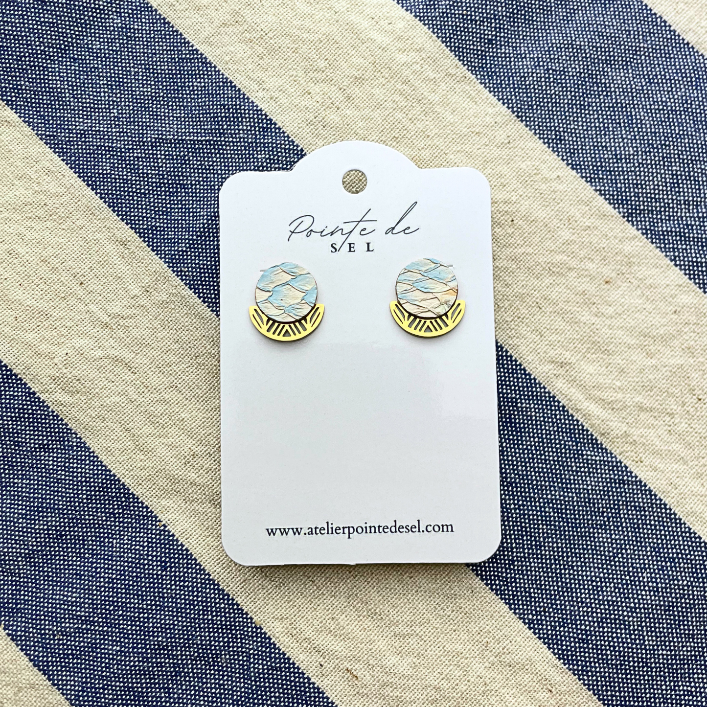 Mistral - Boucles d'oreilles en cuir de poisson - Made in France - puce 12 mm