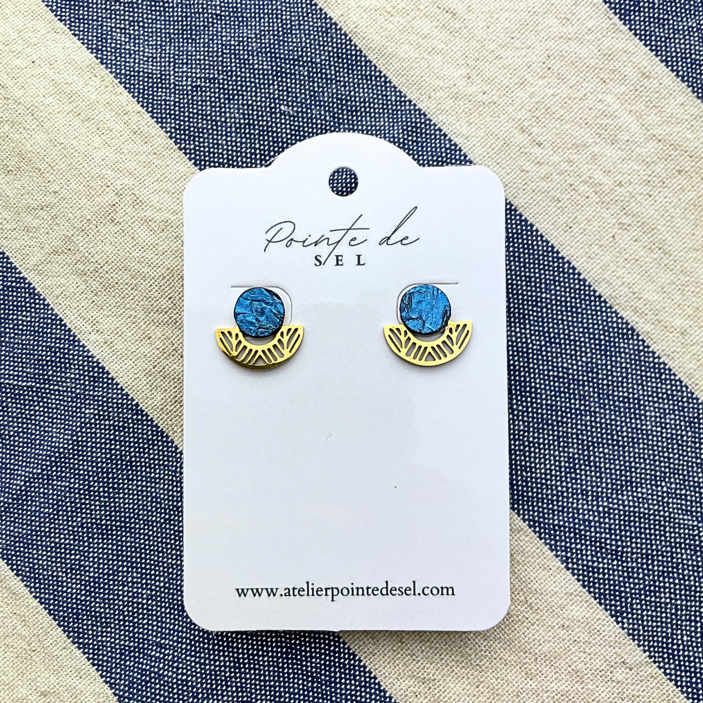 Mistral - Boucles d'oreilles en cuir de poisson - Made in France - puce 8 mm